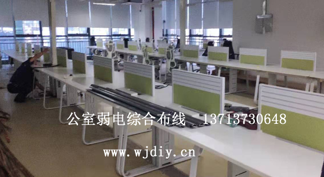 深圳红山6979龙华区科技创新中心26座办公室布网线电源线插座.jpg
